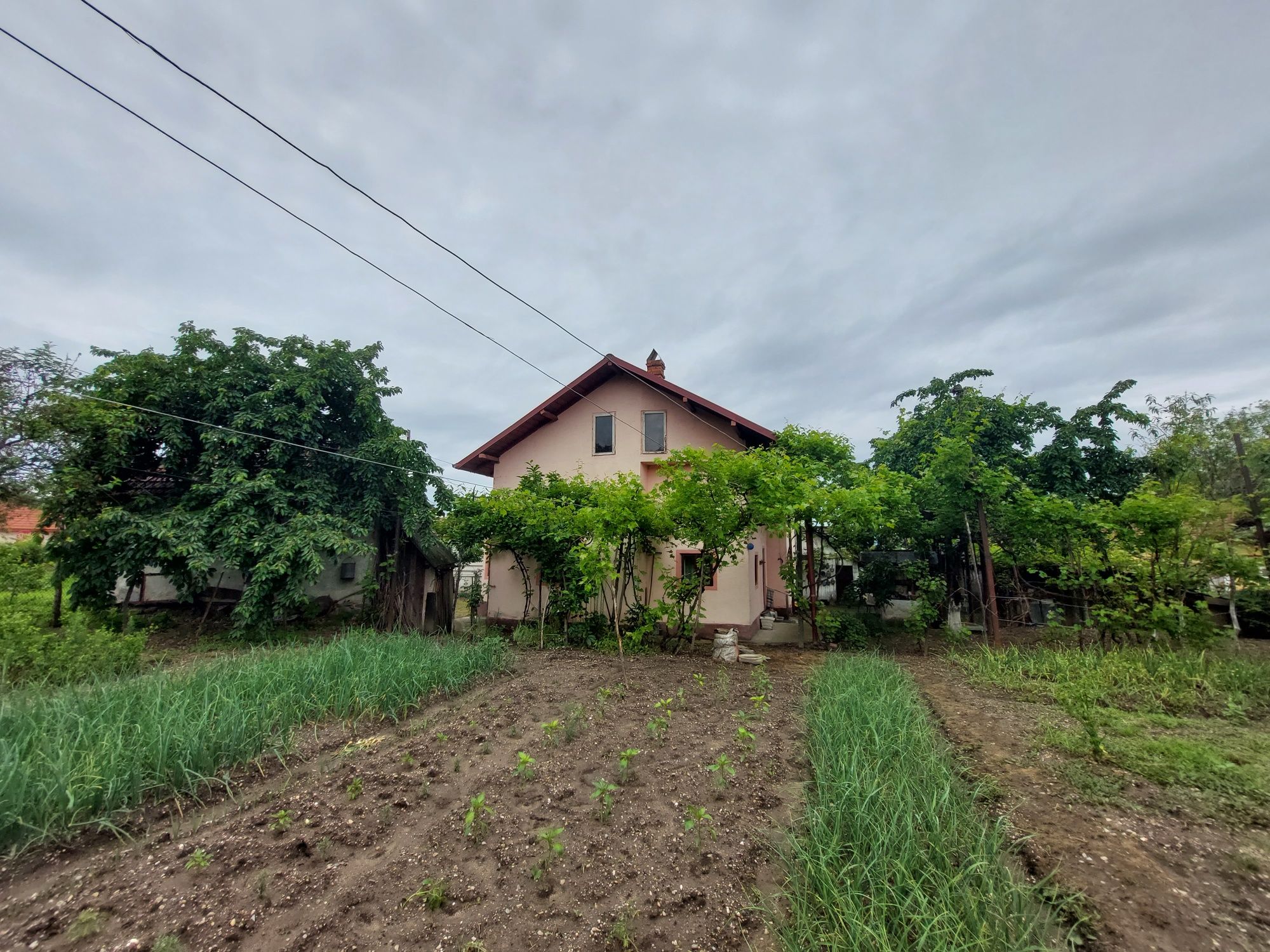 Vând casa zona Budesti