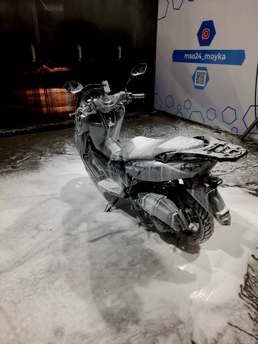 Skuter sotiladi Yamaha N max