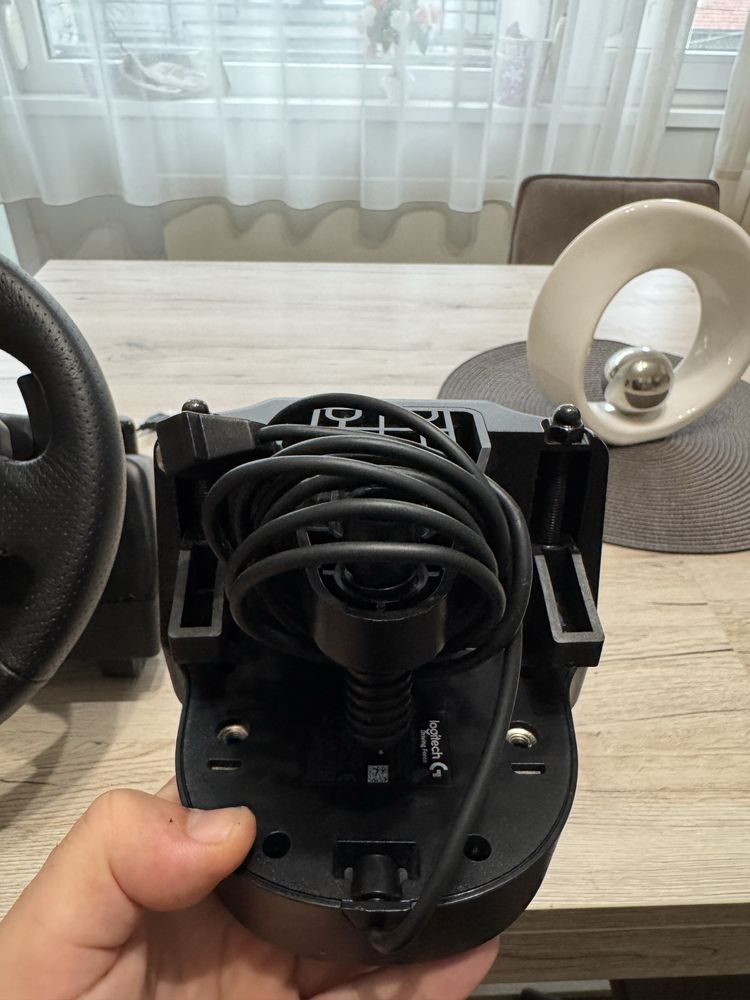 Logitech G923 със Скоростен Лост.