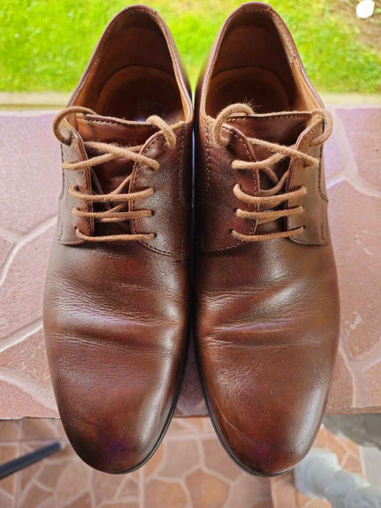Pantofi din piele