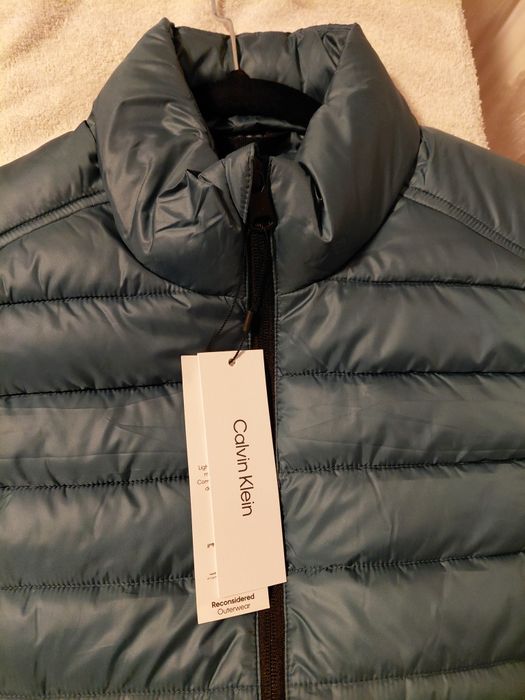 Vesta Calvin Klein noua cu eticheta