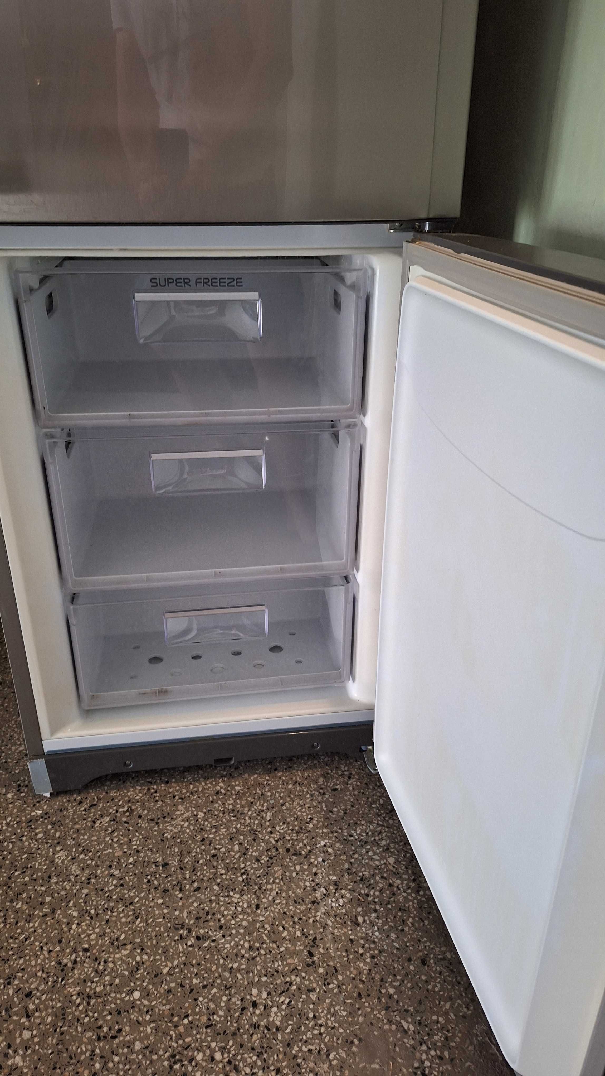 Хладилник с фризер Ariston Hotpoint