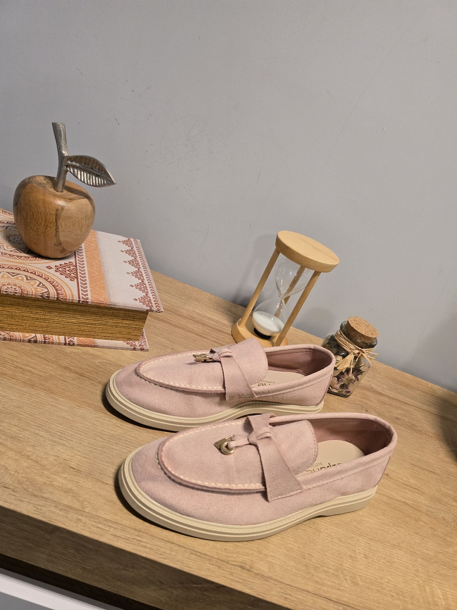 Сандали и обувки 36 и 37 номер dior ,liu jo,UGG ,patrizia pepe