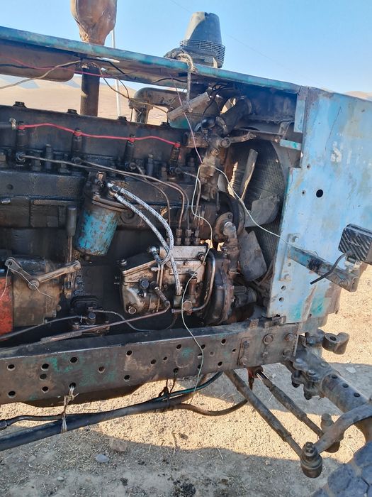 Yumz traktori sotiladi