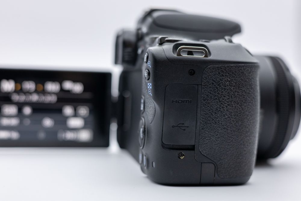 Canon EOS 200d комплект