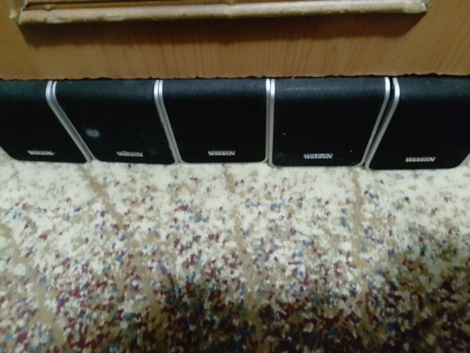 Subwoofer cu sateliți