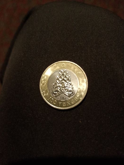 Продам манету сто теньге