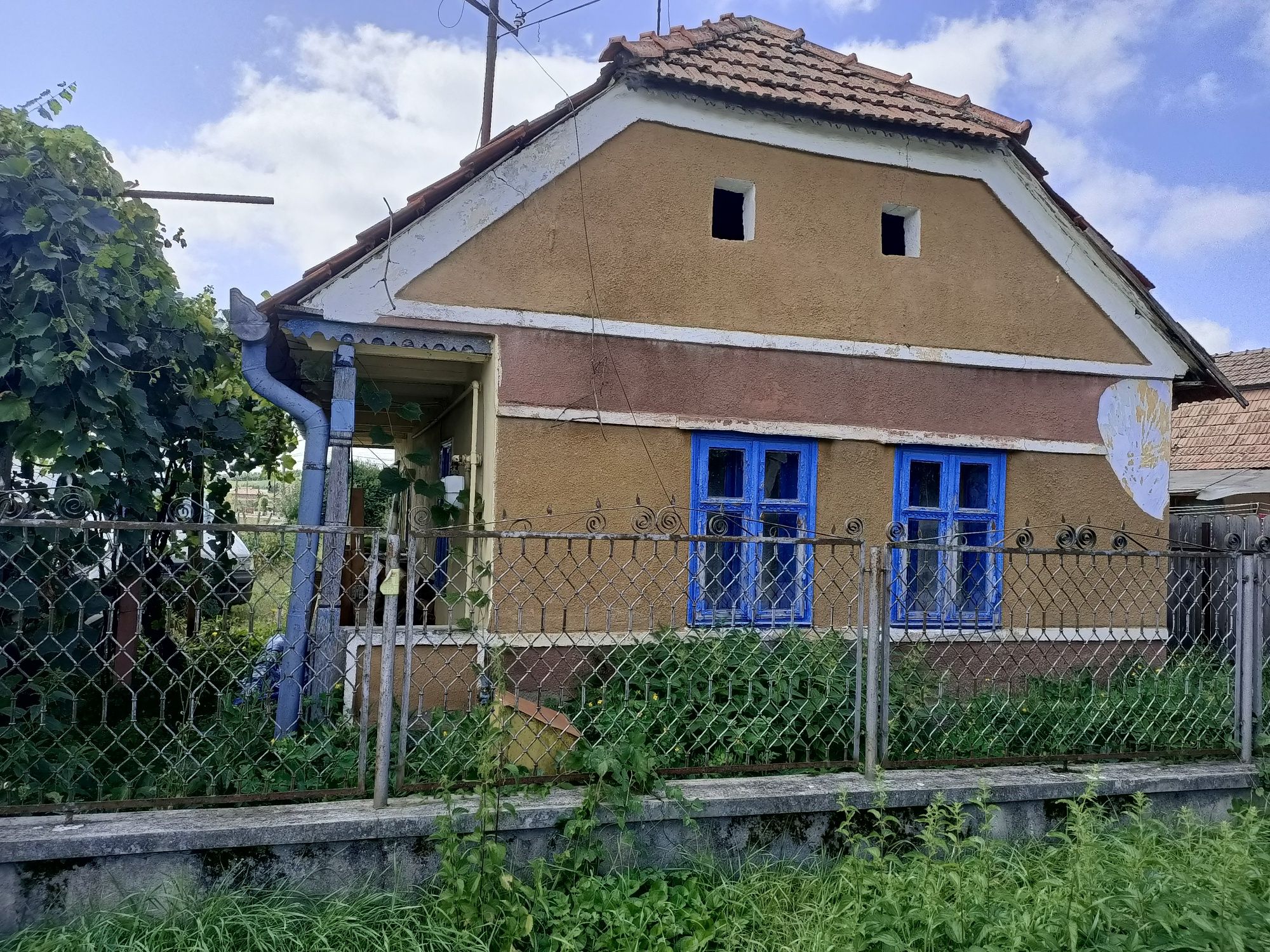 Casa de vânzare la Luncani