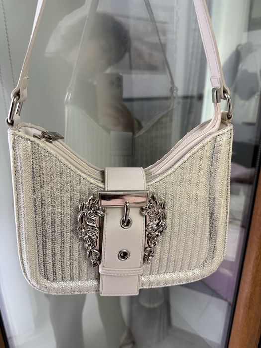 Бежева чанта,модел Versace