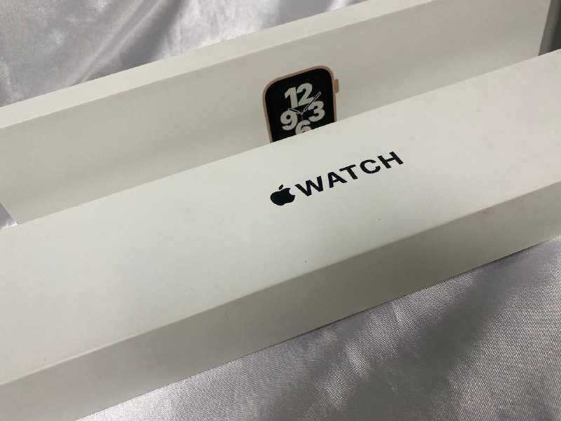 Часы Apple Watch Series SE 40mm (город Шу)номер лота 327247