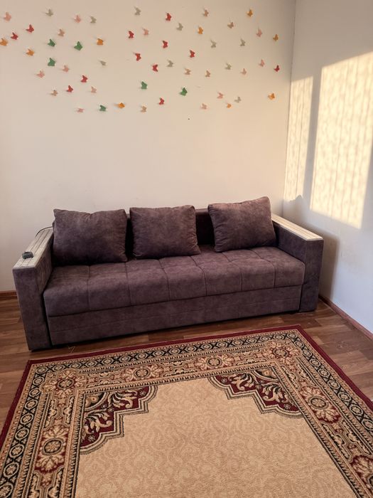 Диван расскалдной совмем новый