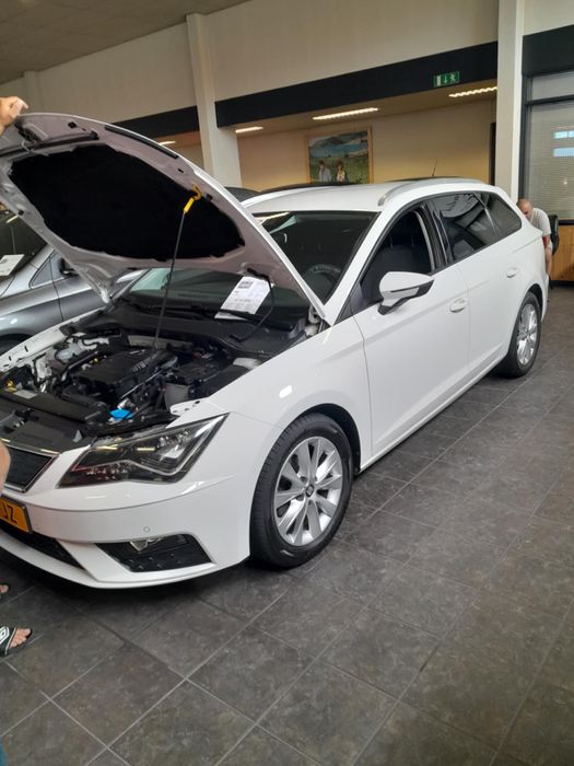 Seat leon 2018 Г.1000 кубика