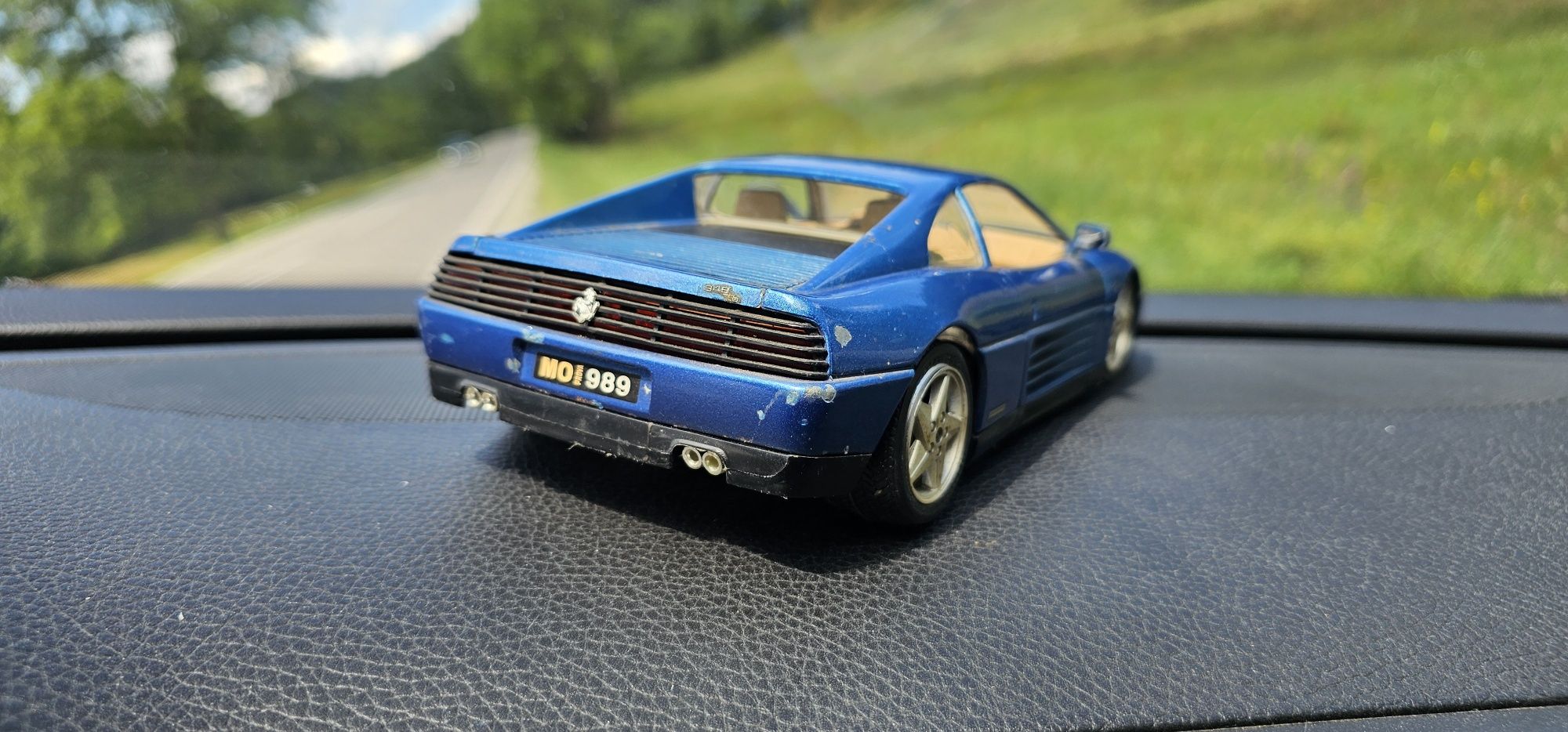 Ferrari 348tb 1989 1/18 bburago Made in Italy