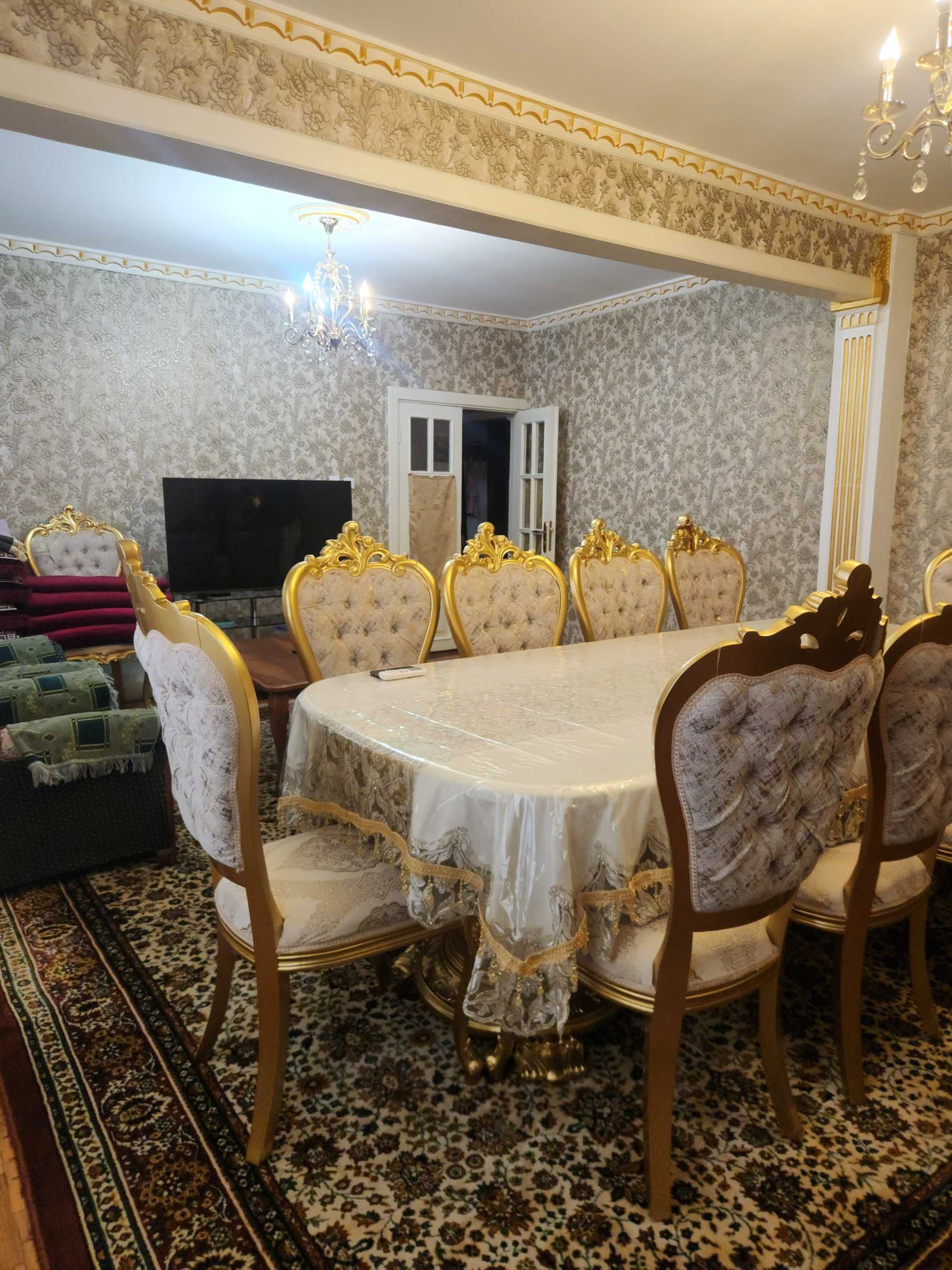 Olmozor tumani Nurafshon 4-Do'm, 4-xonadon, 2-qavat, 150m² sotiladi