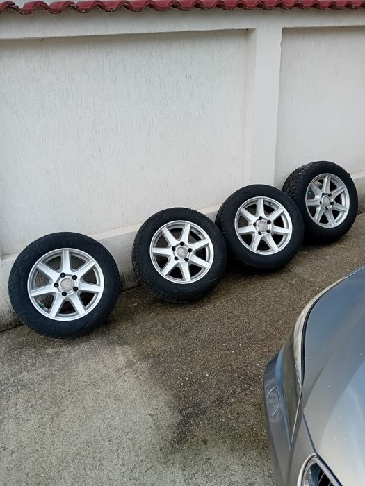 Vând cauciucuri bmw 225.55.16