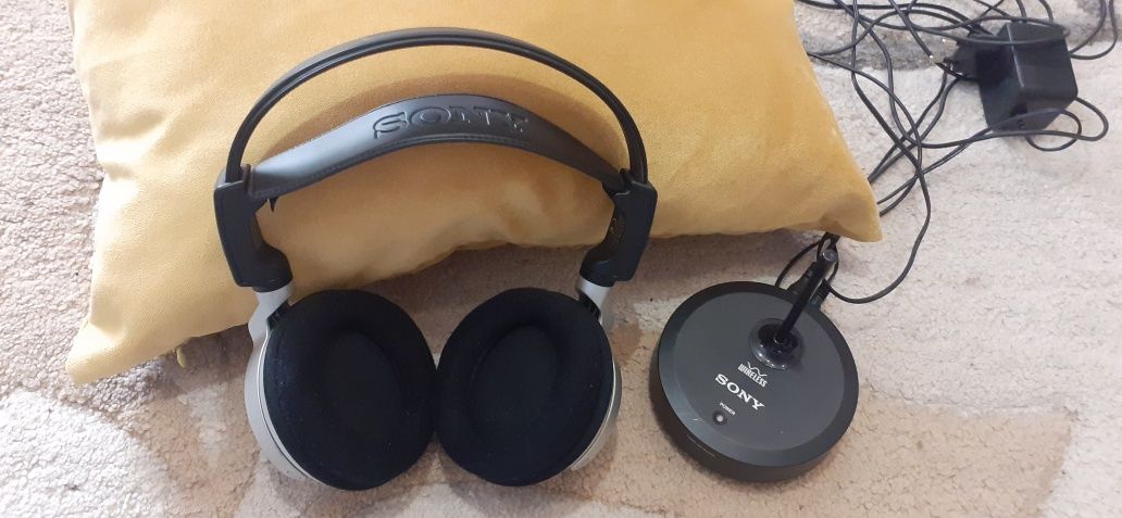 Stereo wireless слушалки SONY