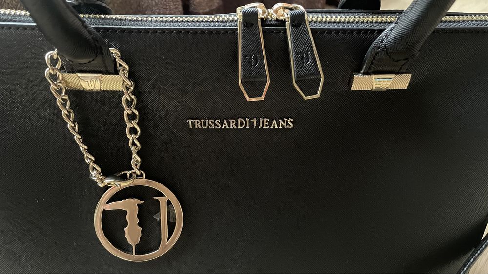 Оригинална чанта Trussardi