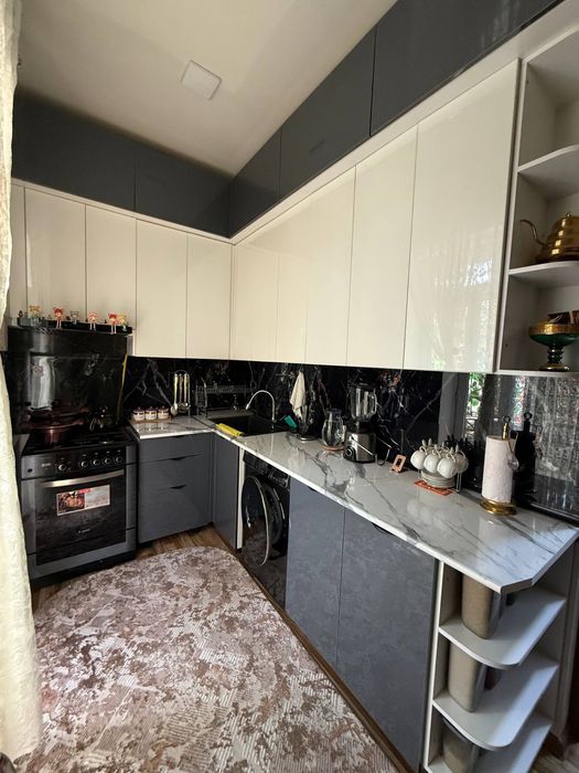 Квартира  2 хона 2 этаж чирчик бозор макро ёнида