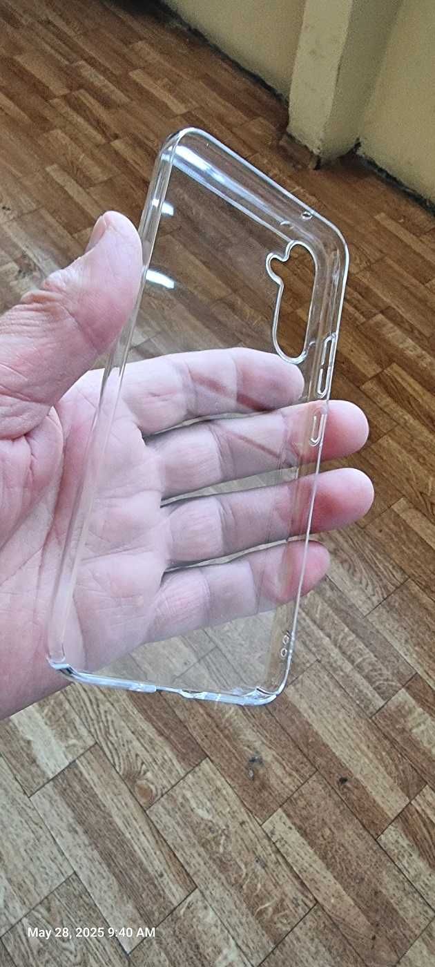 Подарявам 8 бр. нови калъфи - гръб за Samsung A34