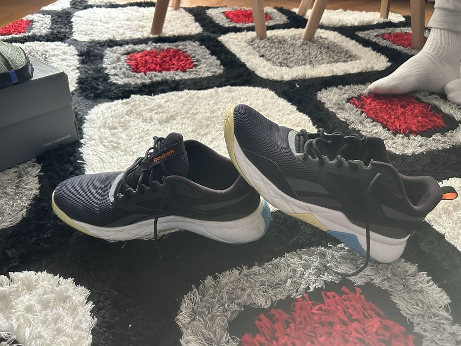 papuci reebok folositi