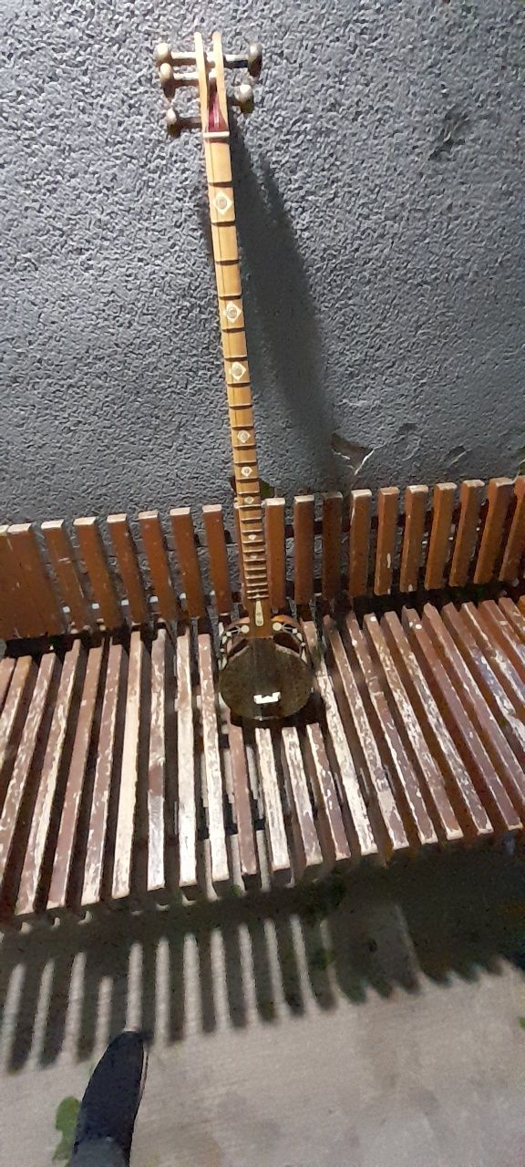Qashqar Rubob sotiladi