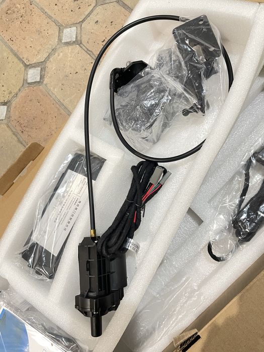 Tracker  Malibu Davotchik bagaj elektroni ochilib yopiladi