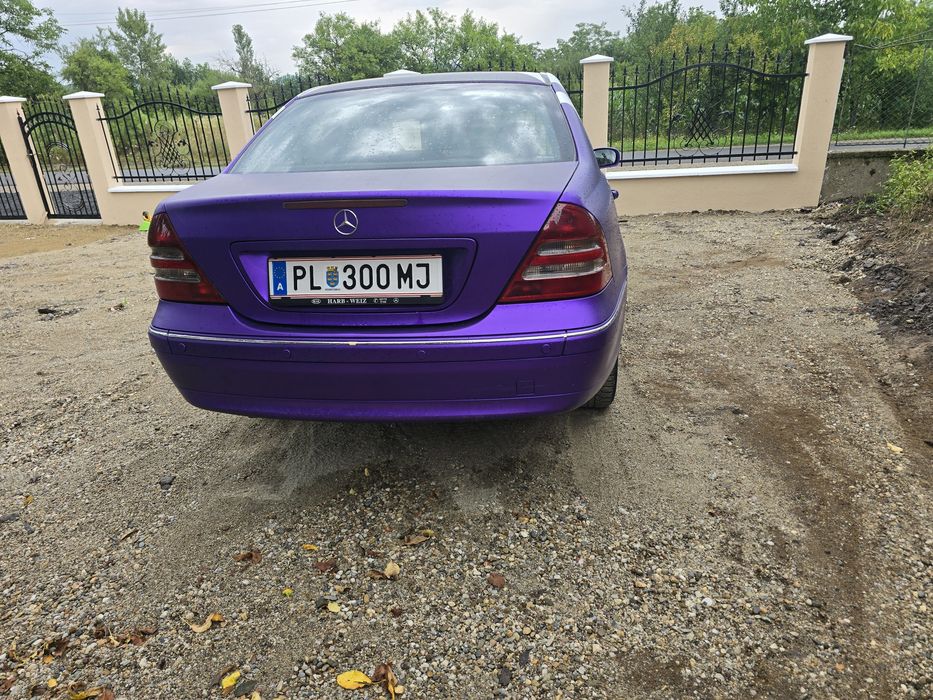 Vând sau schimb Mercedes Benz