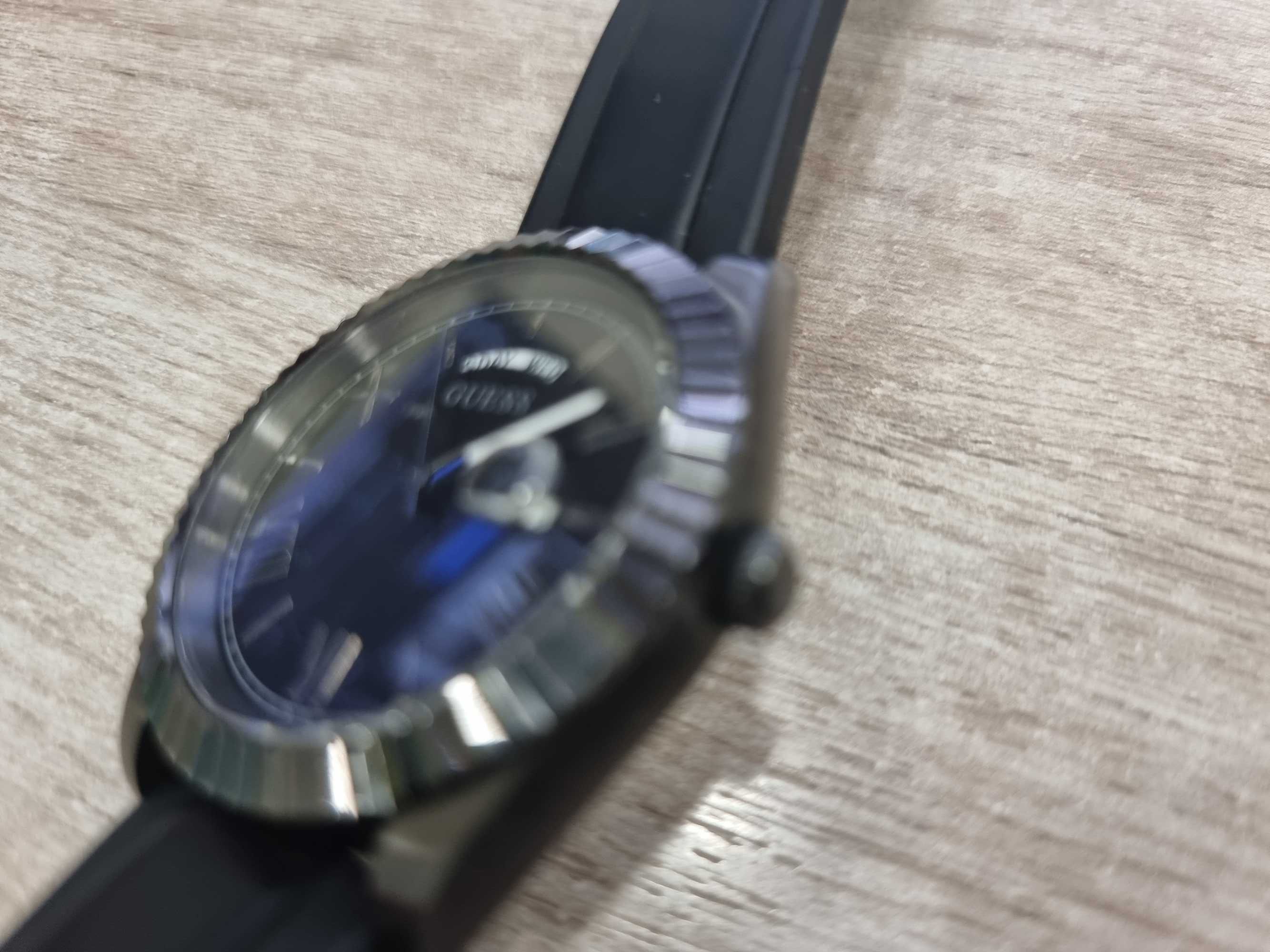 Мъжки часовник GUESS 42 мм