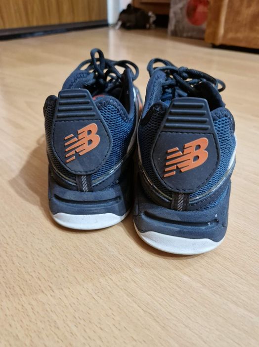 Adidasi New Balance  nr 41.5