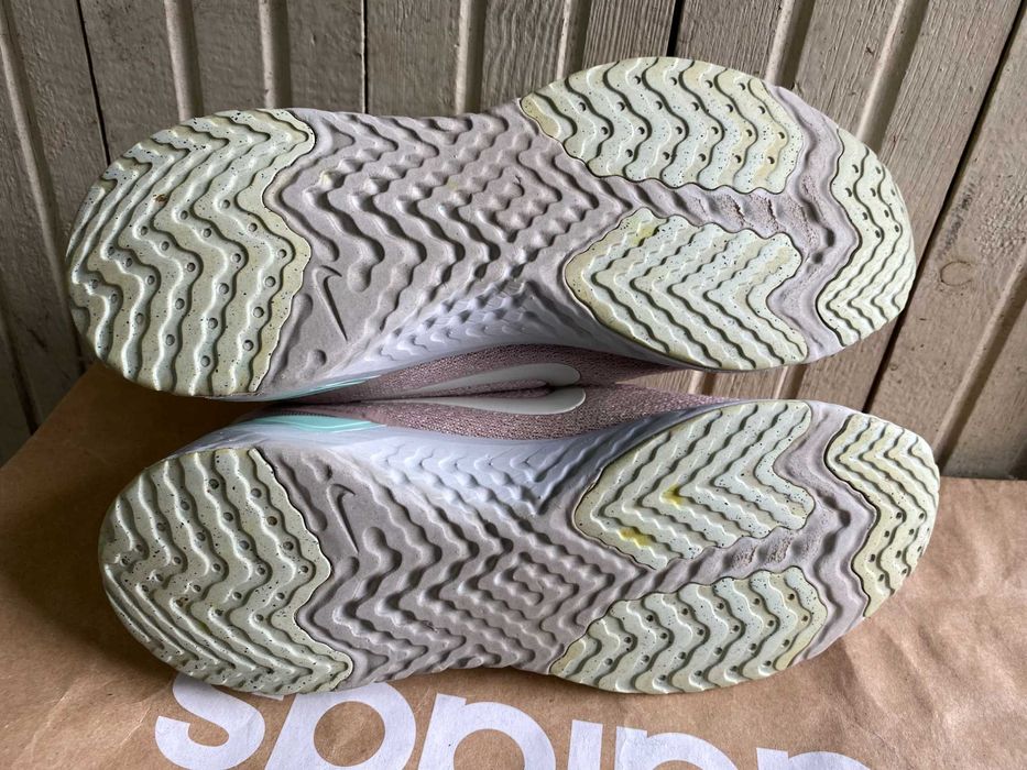 ''Nike Odyssey React''оригинални маратонки 37.5 номер