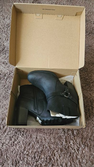 Botine Clarks, piele, noi, marime 38