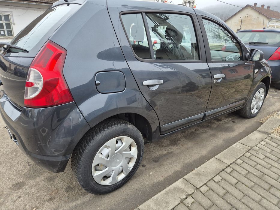 Vand schimb Dacia sandero 1.5 dci