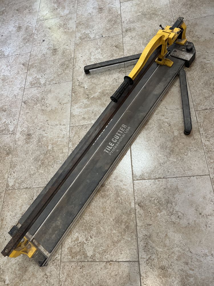 Dewalt машина за рязане на плочки