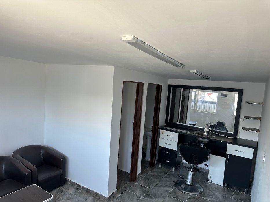 frizerie de inchiriat 800 ron pe luna in Tamboesti