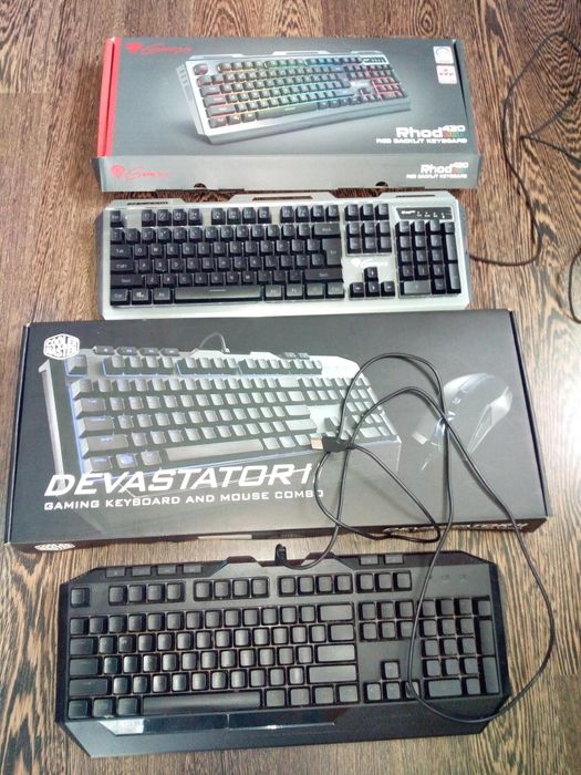 Геймърски слушалки с микрофон RAZER KRAKEN/имат забележки/клавиатури