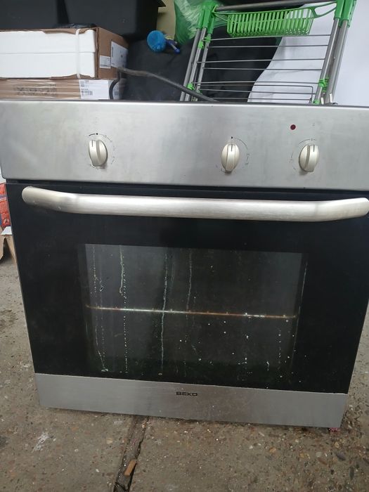 Vând cuptor și plită Beko