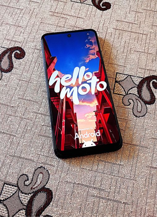 Продавам Motorola Moto G34  с гаранция