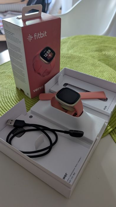 Fitbit VERSA 3 |Google|