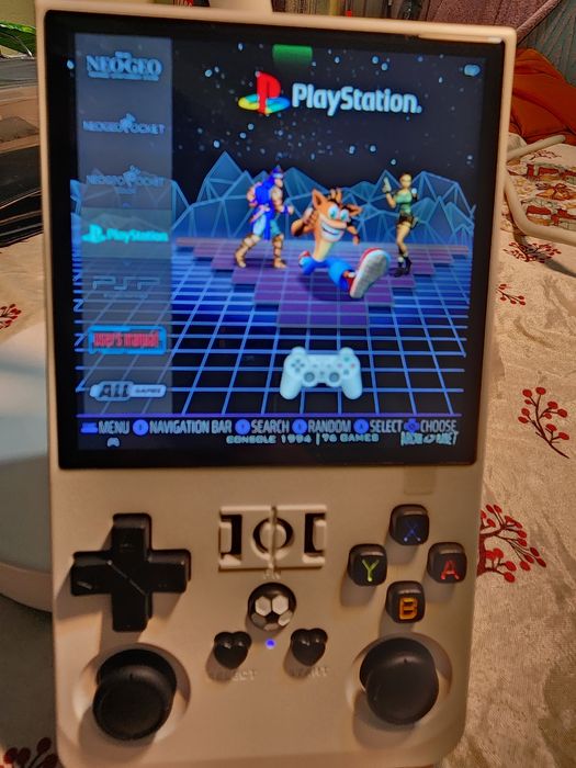 Уникална Мощна Нова Конзола R36  MAX с калъф