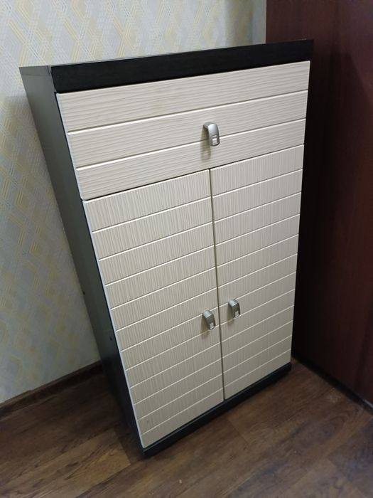 Продам обувницу для прихожей