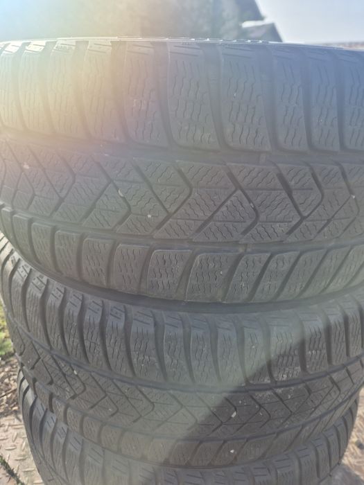 Anvelope iarna Pireli R17