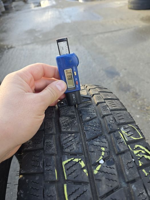 Anvelope de iarna 205-75r16c Falken