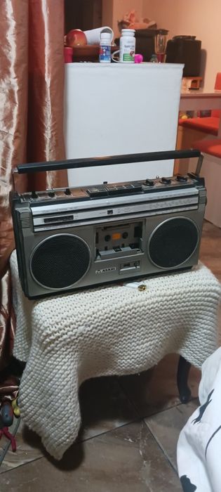 Vând radiocasetofon Asahi japoneze