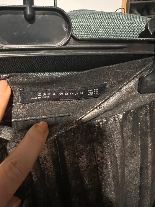 Fustă Zara negru cu argintiu pliuri xs 35 talie