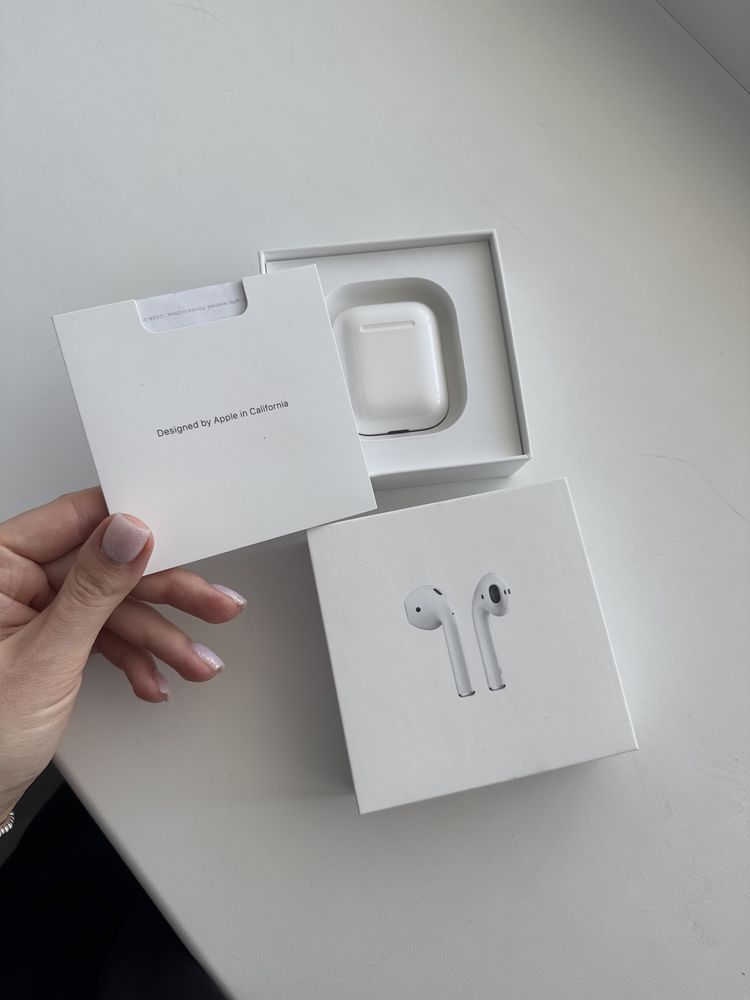 Продам airpods 1 полностью рабочие
