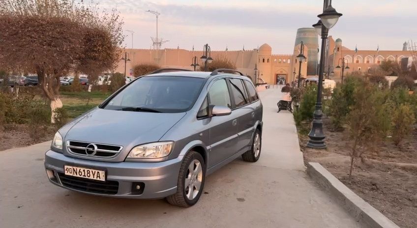 Opel Zafira A  минивэн