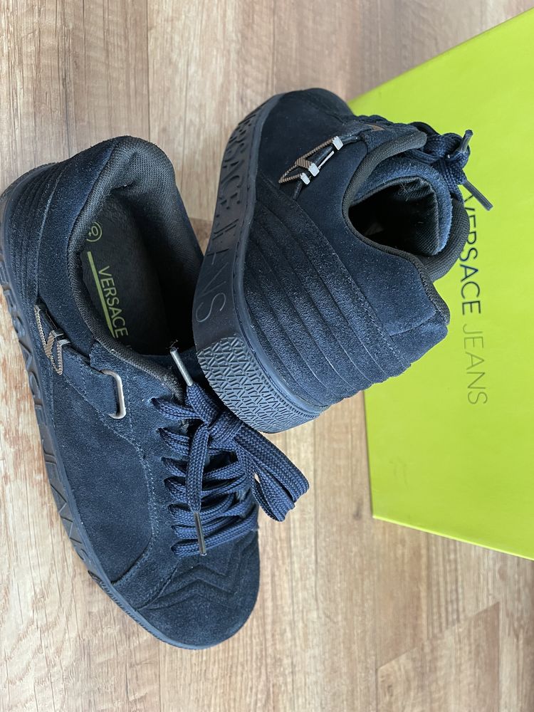 Обивки Versace Jeans
