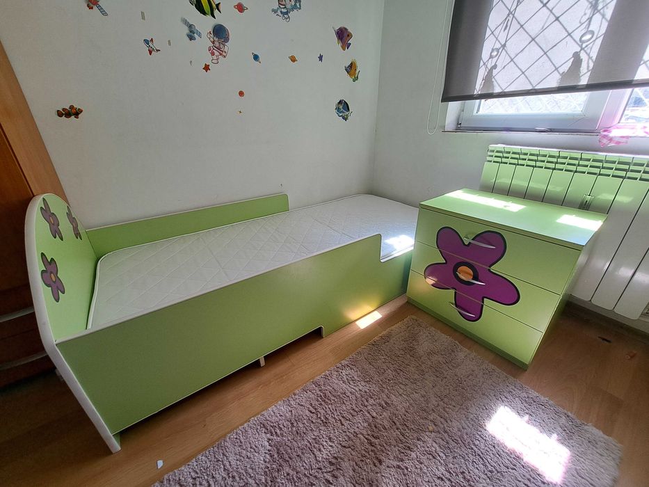 Pat și noptiera copii culoare verde