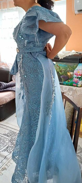 Дълга Официална  рокля в синьо