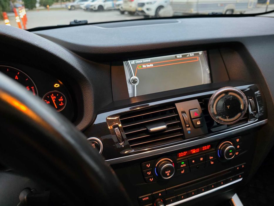 Vand BMW X3 xDrive20d (F25) din 2013 - stare impecabila